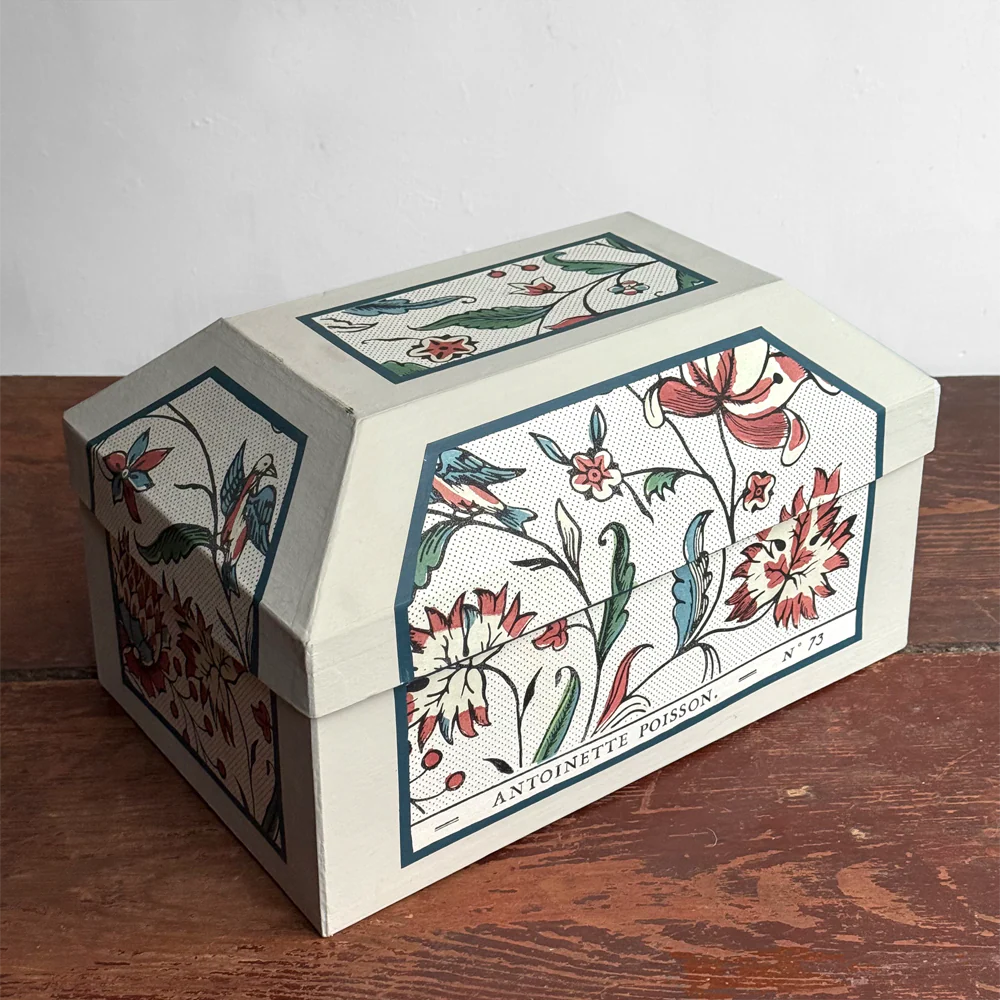 Antoinette Poisson Large Wedding Box in "Mignonette" No. 73A