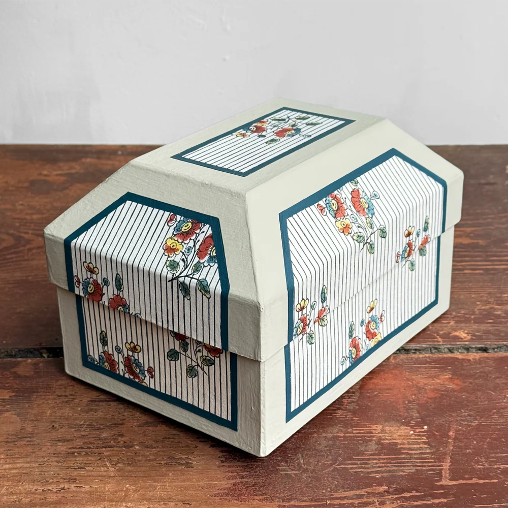 Antoinette Poisson Small Wedding Box in "Guirlands et Festons" No. 15A with Blue Interior