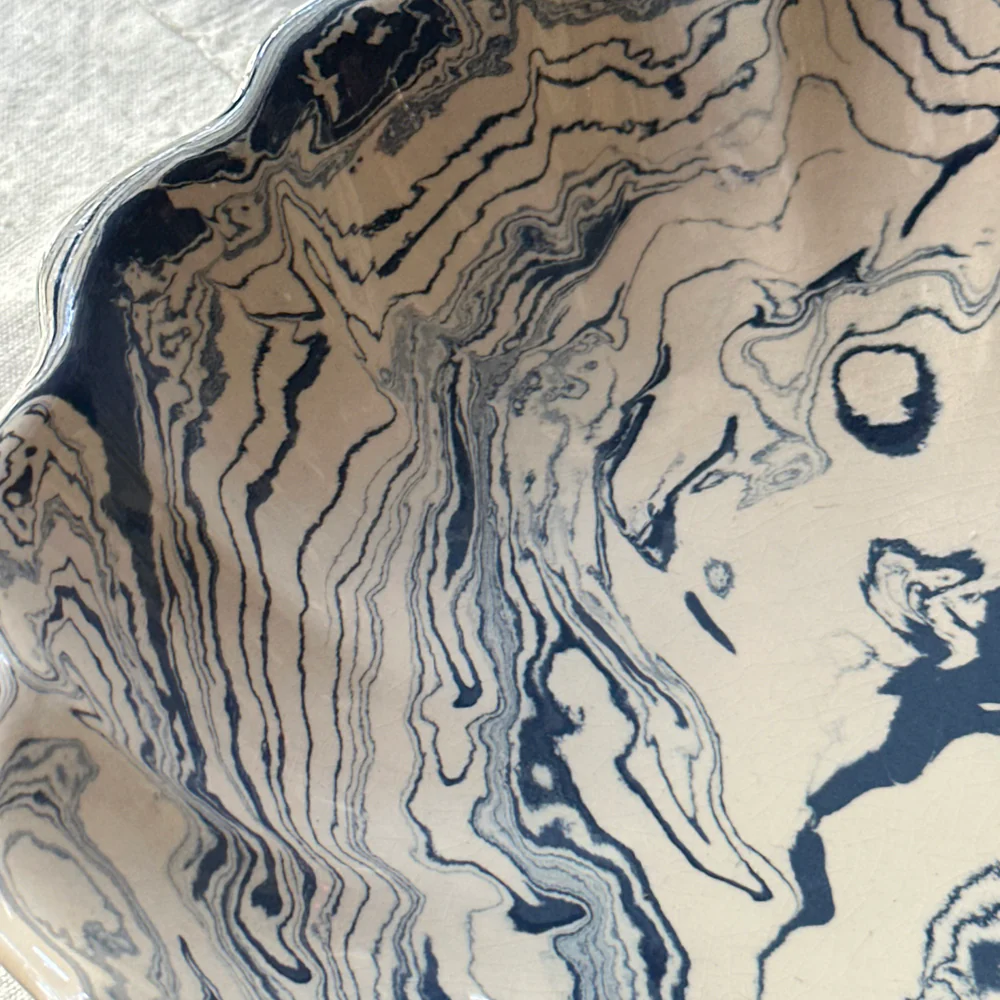 Marbled Portuguese Scalloped Platter in Belle Île (BI #744) - Image 4
